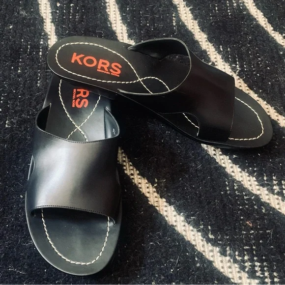 MICHAEL KORS | BLACK LEATHER SLIDES | SZ 9.5M | NEW | MADE IN ITALY - Picture 4 of 7